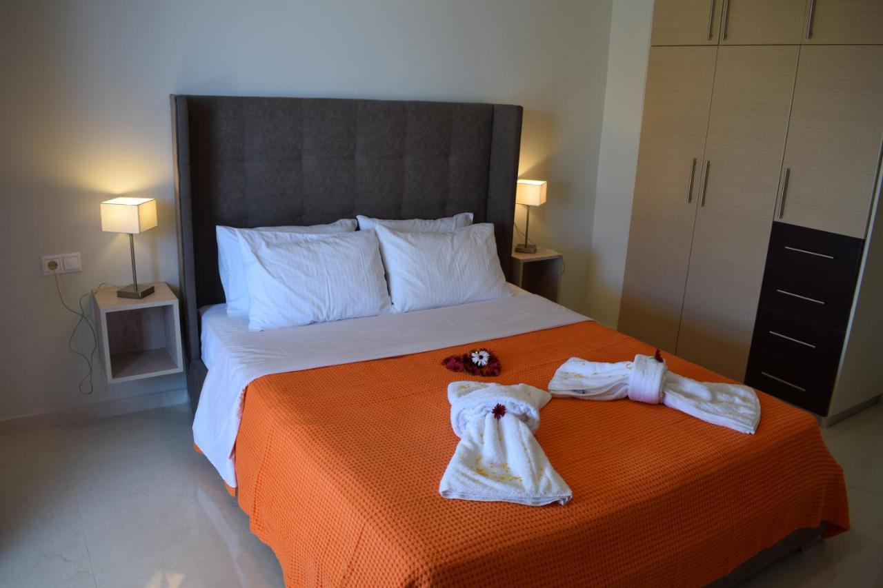 Studio Holiday Kalamata 2 ภายนอก รูปภาพ